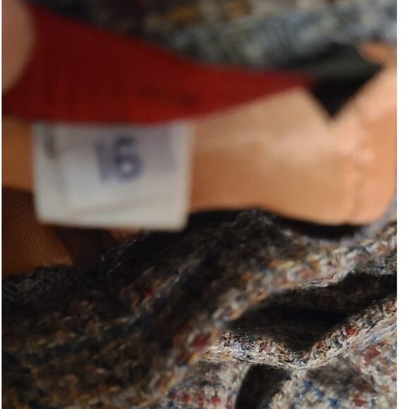 SOLD ! Vintage Wool Plaid Midi Skirt - Picture 7 of 8